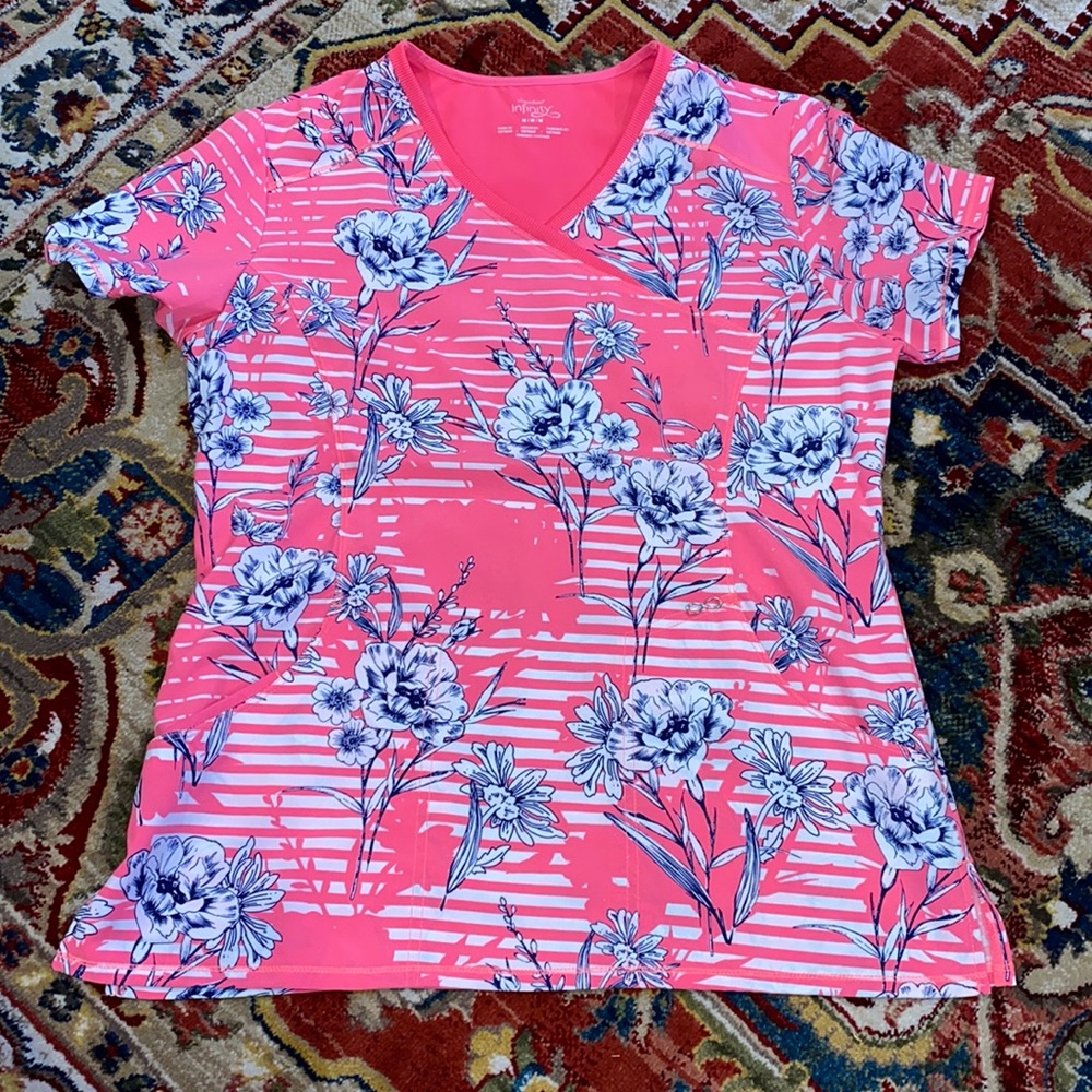 Cherokee Infinity scrub top